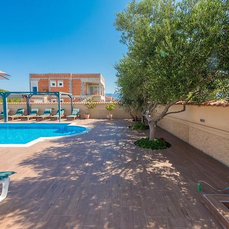 Villa Mare Apartments Вир Экстерьер фото