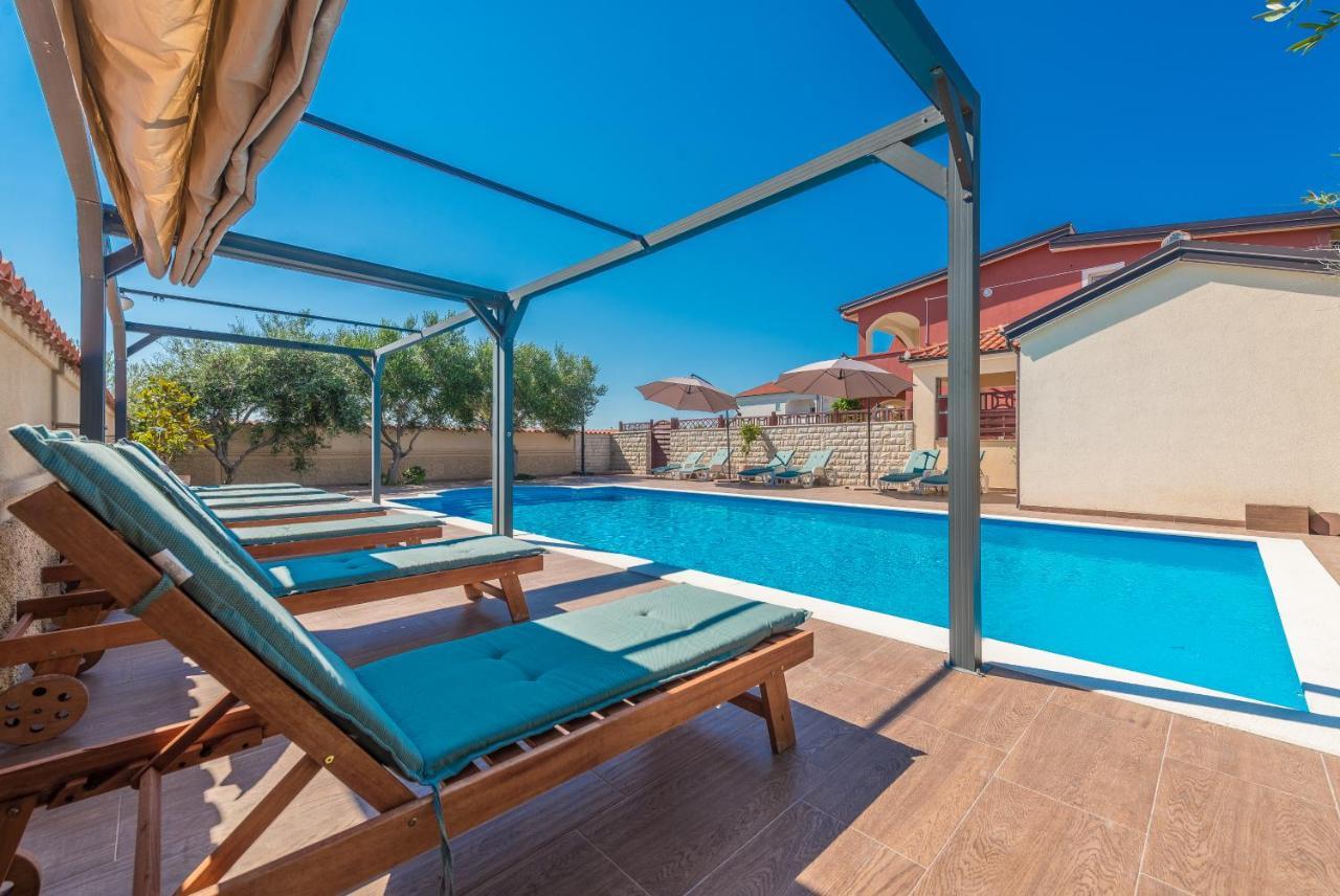 Villa Mare Apartments Вир Экстерьер фото