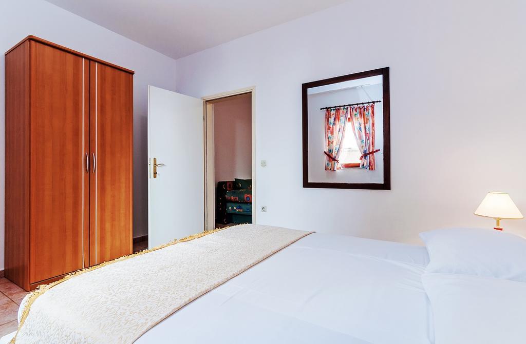 Villa Mare Apartments Вир Экстерьер фото