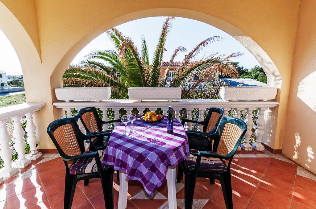 Villa Mare Apartments Вир Экстерьер фото