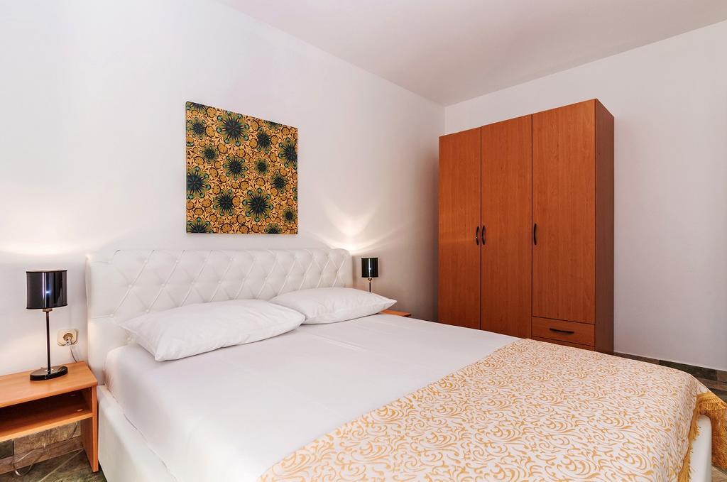 Villa Mare Apartments Вир Экстерьер фото