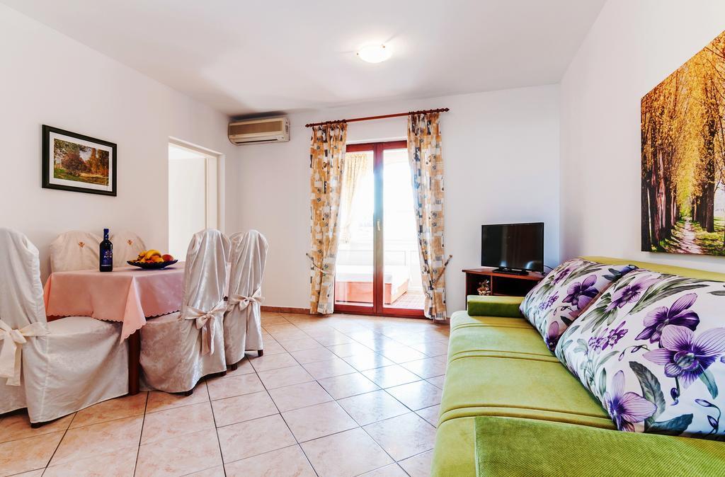 Villa Mare Apartments Вир Экстерьер фото