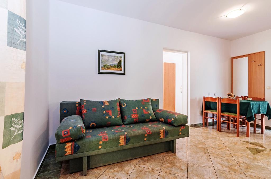 Villa Mare Apartments Вир Экстерьер фото