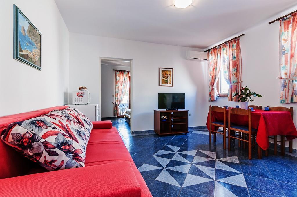 Villa Mare Apartments Вир Экстерьер фото