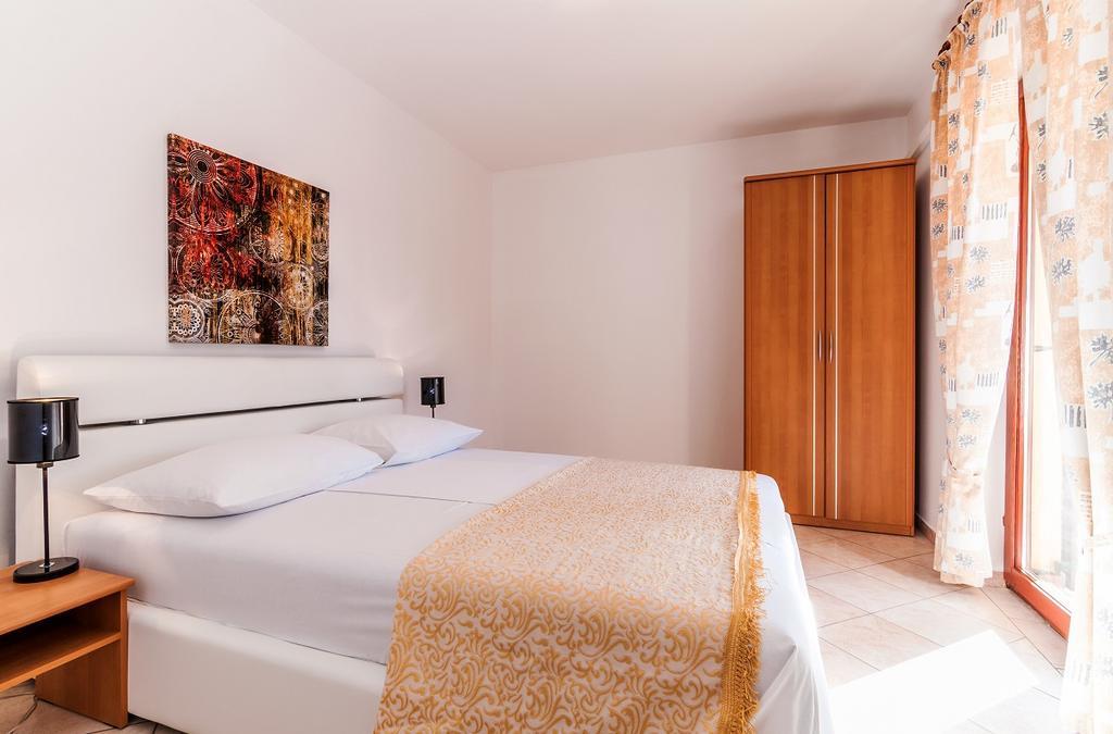 Villa Mare Apartments Вир Экстерьер фото