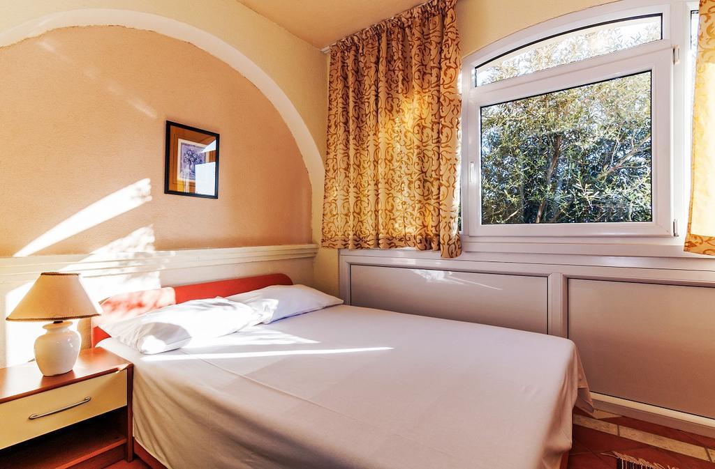 Villa Mare Apartments Вир Экстерьер фото