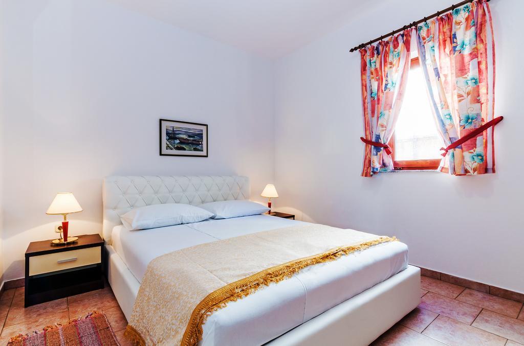 Villa Mare Apartments Вир Экстерьер фото