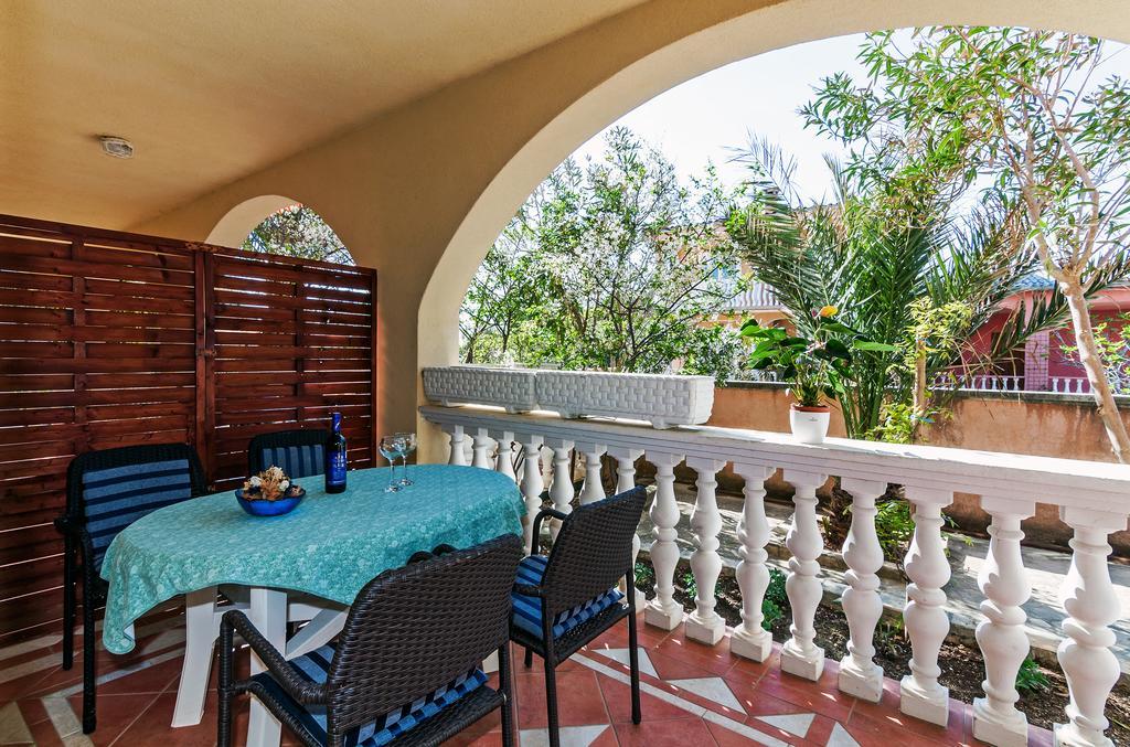Villa Mare Apartments Вир Экстерьер фото