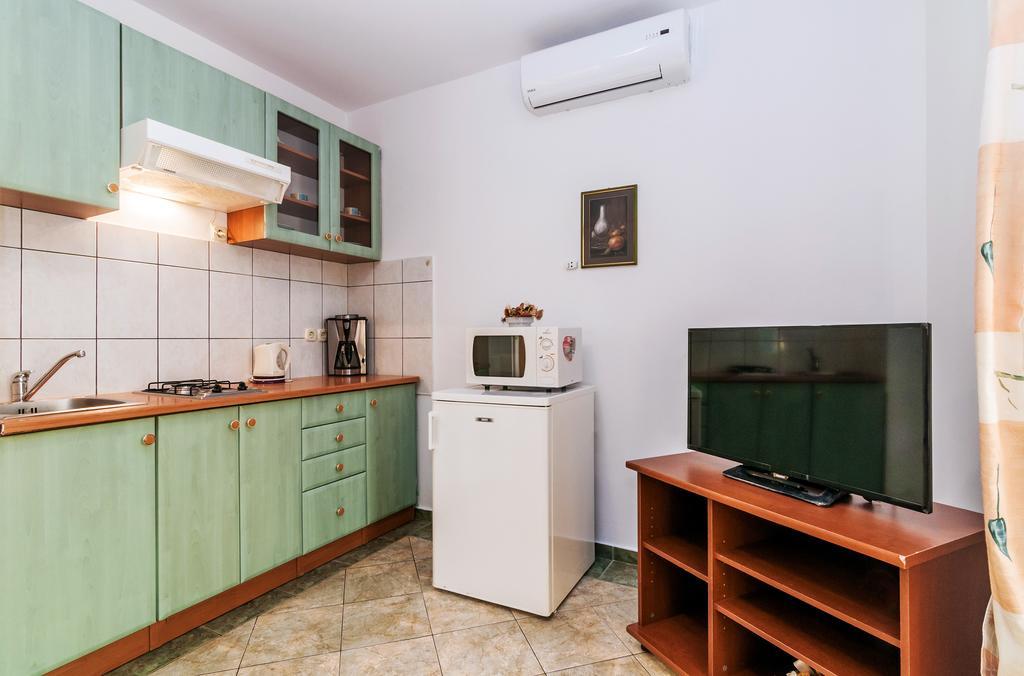 Villa Mare Apartments Вир Экстерьер фото