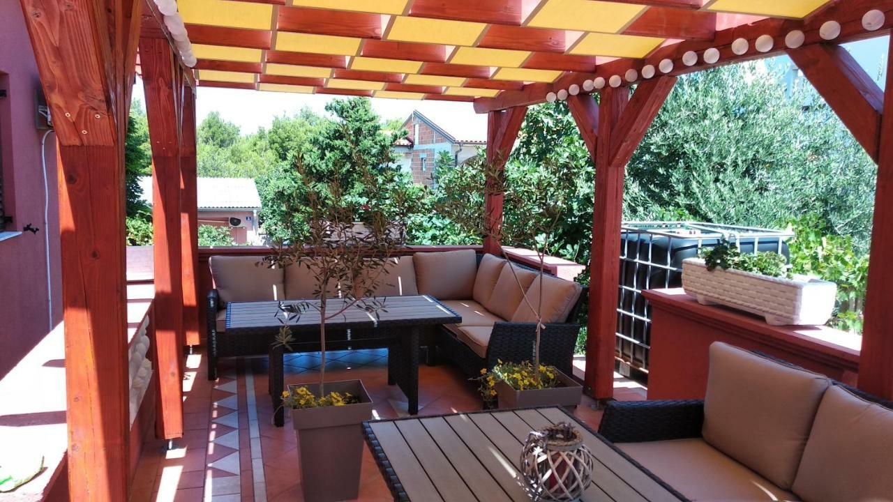 Villa Mare Apartments Вир Экстерьер фото